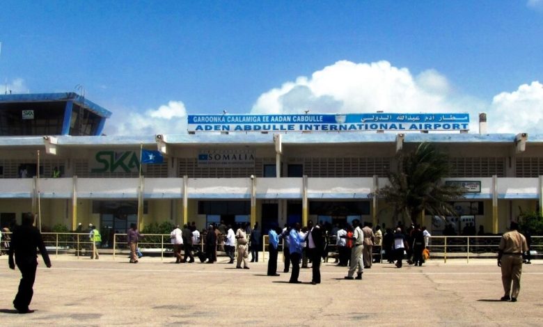 الإمارات تستنكر احتجاز السلطات الصومالية طائرة إماراتية خاصة