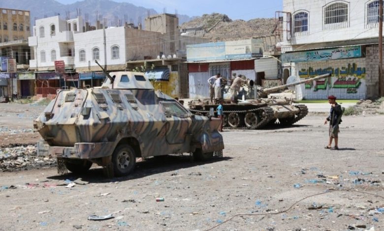 الشرعية تحرر سوق الملاحيظ في معقل الحوثي