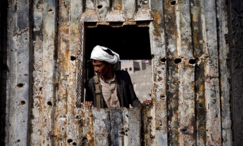 العرب اللندنية : وثائق تكشف عن تمويلات قطرية موجهة إلى المقاتلين الحوثيين