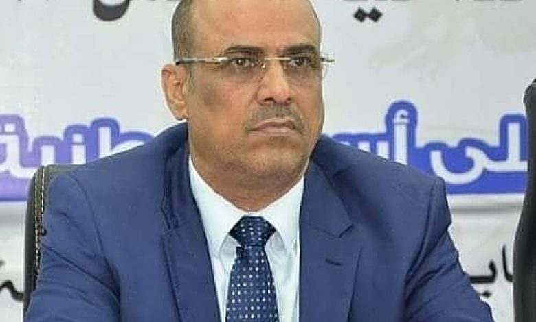 وزير الداخلية يوجه نائبه لإدارة حملة إزالة العشوائي والأشراف عليها بالعاصمة المؤقتة عدن