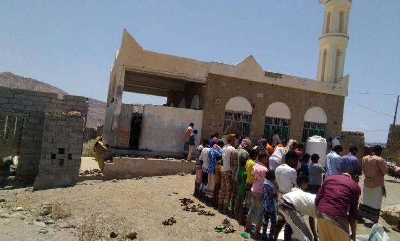 أهالي منطقة عقان بمسيمير لحج يناشدون مساعدتهم  لتوسعة مسجد القرية
