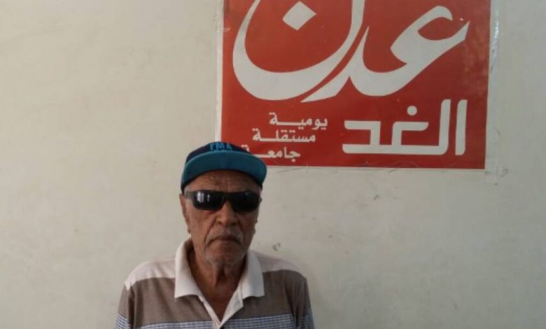 مواطن من عدن يناشد الإفراج عن ابنه المعتقل منذ عامين