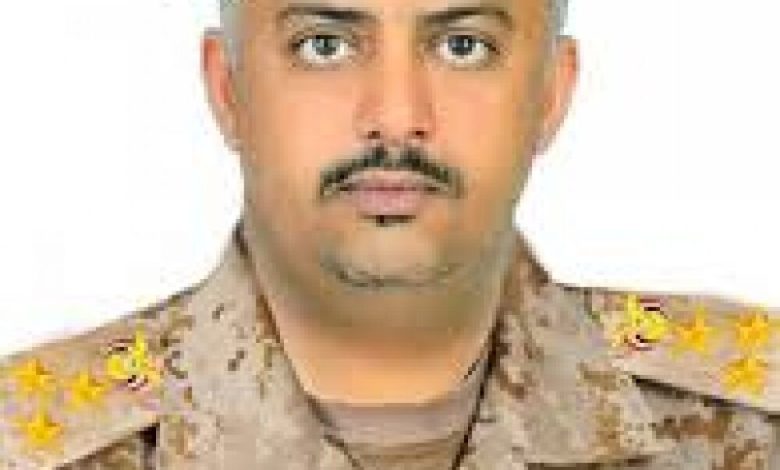 قائد اللواء 115 مشاة العميد سيف القفيش يعزي في استشهاد البطل عادل صالح احمد بجاش