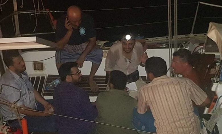 الحوثيون يحتجزون مواطنا فرنسيا مع قاربه بميناء الحديدة