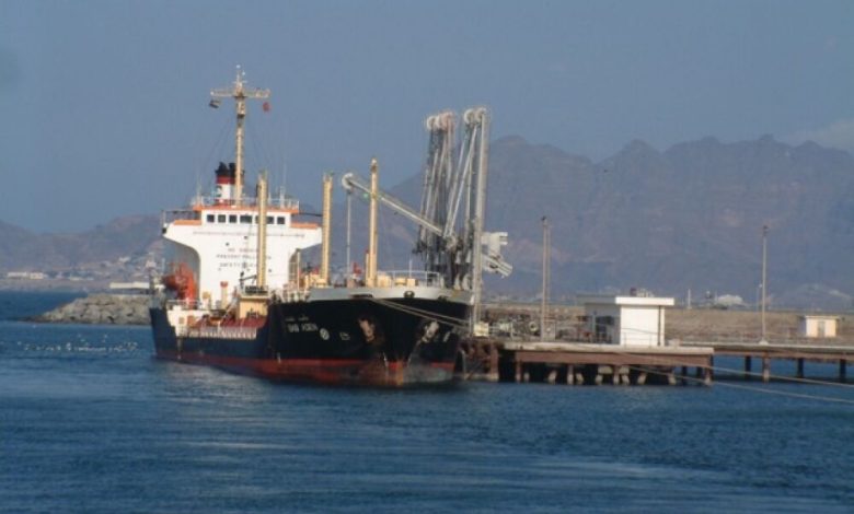 منعطف حاسم في الحديدة: لا خيار أمام الحوثي غير تسليم الميناء