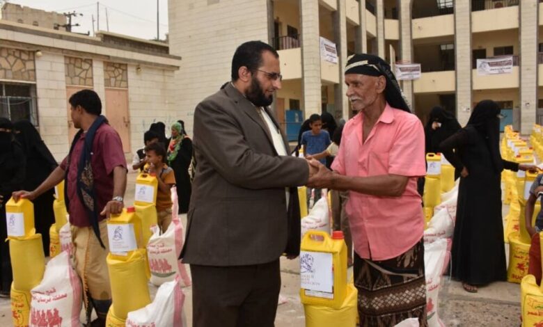 مؤسسة توكل كرمان تنفذ حملة الإغاثة العاجلة لنازحي الحديدة في تعز بأكثر من خمسة مليون ريال يمني