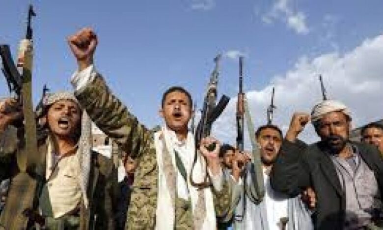 الشرق الأوسط: الحوثيون يجندون نازحين... ويغرونهم بمساعدات إنسانية