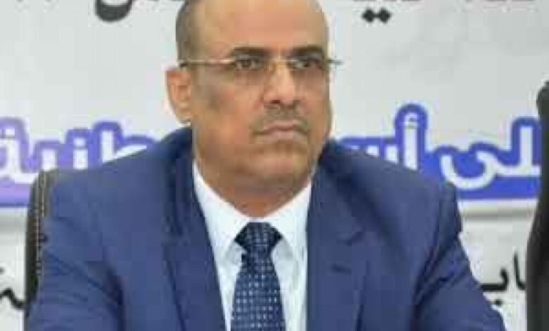 وزير الداخلية يعزي باستشهاد ثلاثة من منتسبي حراسة المنشآت وحماية الشخصيات في شرطة محافظة مأرب