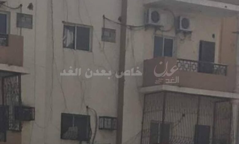 تضرر منازل جراء انفجار استهدف محافظ تعز بمدينة انماء