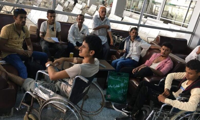 مكتب جبهة الساحل الغربي بعدن يسفر 10جرحى جدد للعلاج في مستشفيات مصر