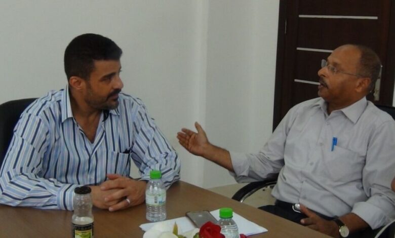 "سالمين" يناقش مع "باشريف" اوضاع الاتصالات في عدن