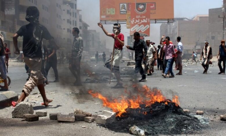 الاحتجاجات تتصاعد في الجنوب: ما معنى أن تكون يمنيّاً وتعيش بكرامة؟