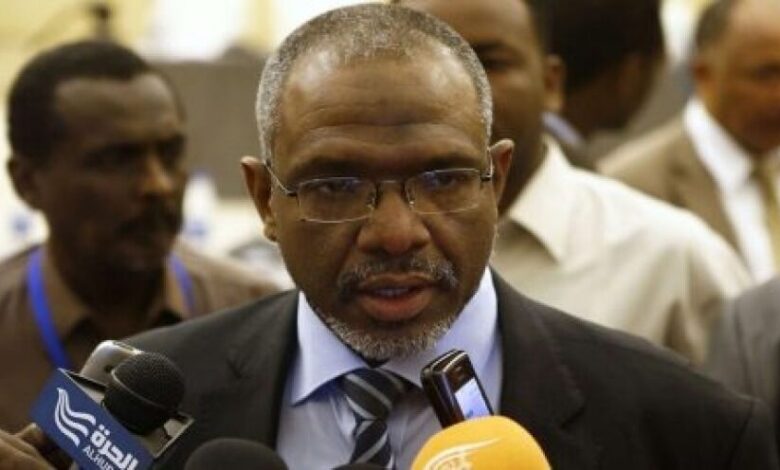 في أول اجتماع.. رئيس الحكومة السودانية يصدم وزراءه بطلب غريب