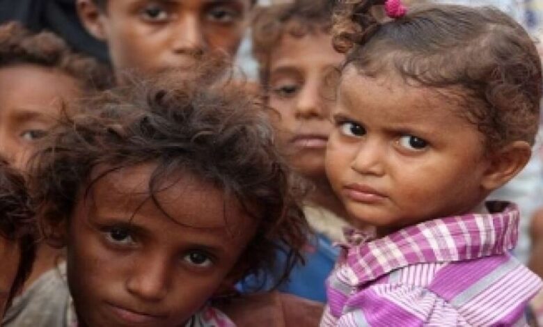 "عاجزون حتى عن البكاء".. الجوع يهدد مليون طفل إضافي في اليمن