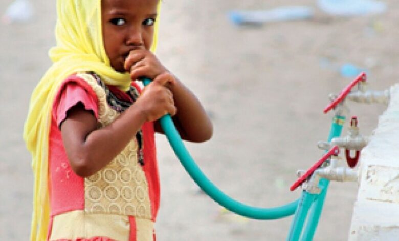 الحوثي يستخدم تفجير الآبار وخزانات المياه سلاح حرب
