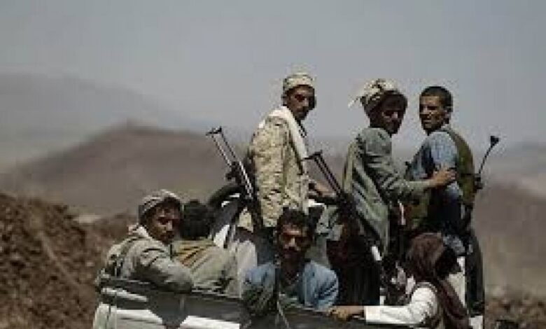 سياسيون يمنيون: مشروع الحوثي غير قابل للحياة من دون السلاح