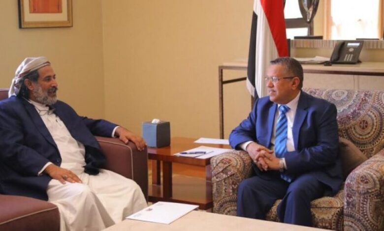 رئيس الوزراء: هناك عدد من المشاريع الخدمية ستنفذها الحكومة في محافظة الجوف