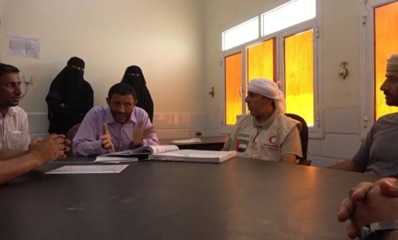 "الهلال الأحمر الإماراتي " يسلم مستشفى المخا شحنة مكملات غذائية موجهة لأطفال الساحل الغربي لليمن