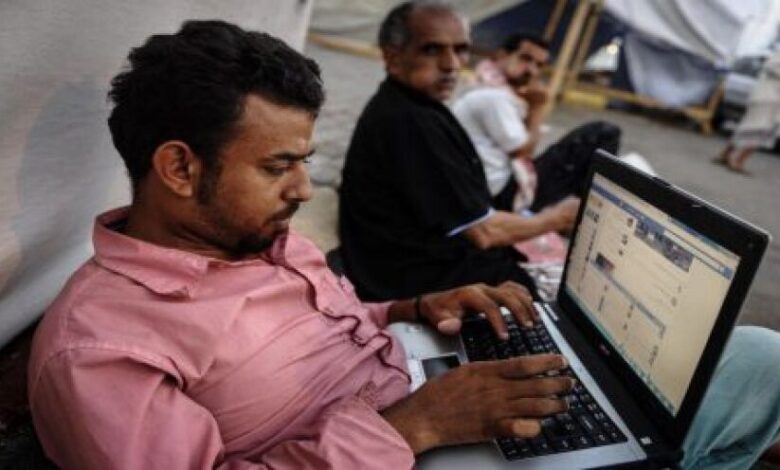 بعد انقطاع لأسبوع.. عودة الإنترنت لـ5 محافظات يمنية