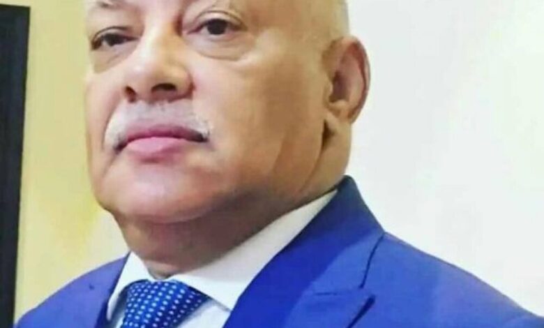 المدير التنفيذي للمؤسسة الاقتصادية "سامي السعيدي" يعزي في وفاة وزير العدل في الحكومة الشرعية اليمنية