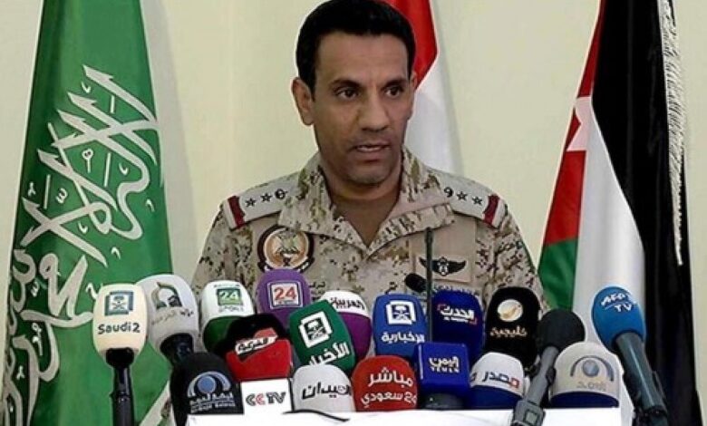 التحالف يتهم الحوثيين بتعطيل السفن في ميناء الحديدة