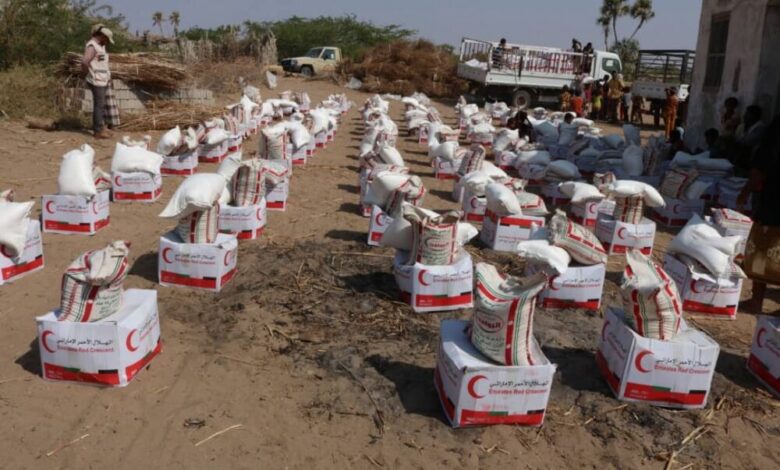 "الهلال الأحمر الإماراتي " يسير قافلة مساعدات إغاثية جديدة لأهالي غليفقة بالساحل الغربي