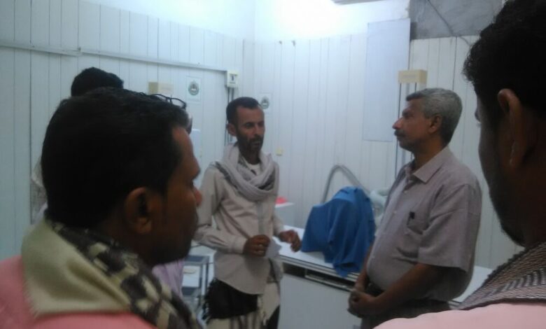 غسان شيخ يلتقي بالكادر الطبي لمستشفى زنجبار
