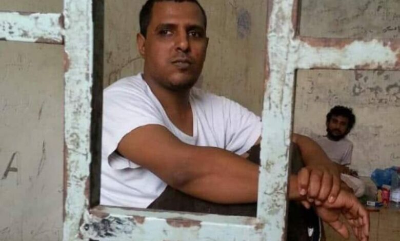 أسرة الصحفي بن مخاشن تطالب بإطلاق سراحه ومحاسبة المسؤولين عن اعتقاله