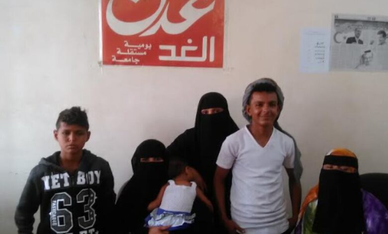 عدن:أسرة بحي القاهرة تشكو اقتحام منزلها من قبل قوات أمنية