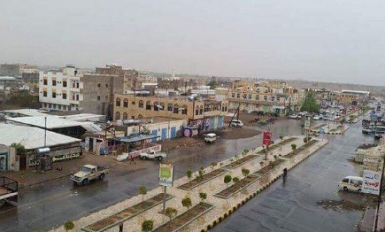 الحوثيون يقصفون مدينة مأرب