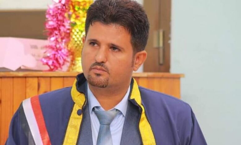 مدير عام التربية بمحافظة أبين يهنئ مدير عام الاعلام لحصولة على الدكتوراة