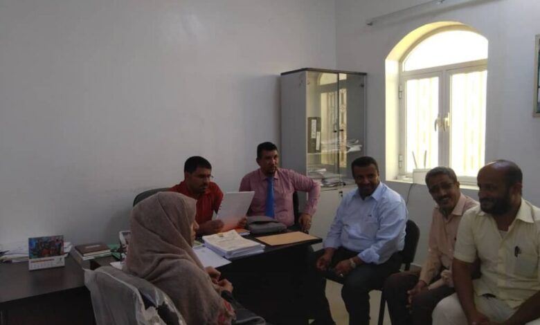 مدير عام ردفان يلتقي بمسئولين في وزارة الصحة بالعاصمة عدن