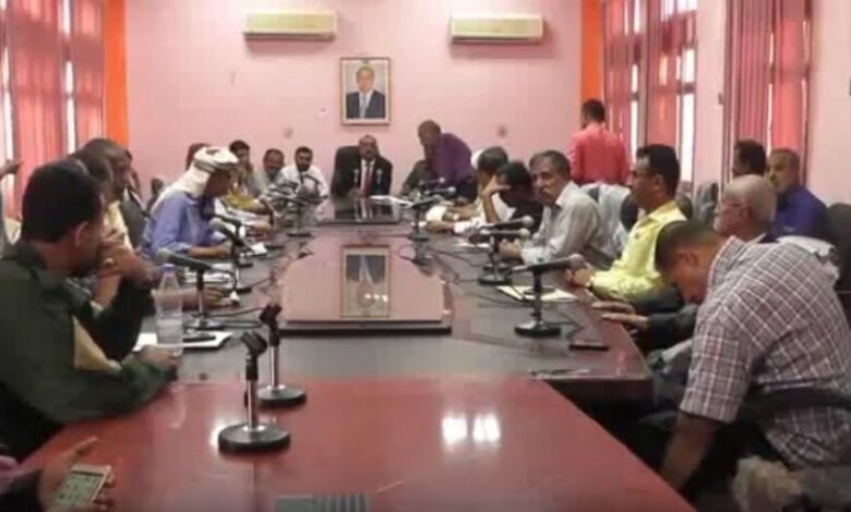 المكتب التنفيذي بمحافظة لحج يعقد اجتماعاً استثنائياً لمناقشة التحديات التي تواجه أراضي الدولة