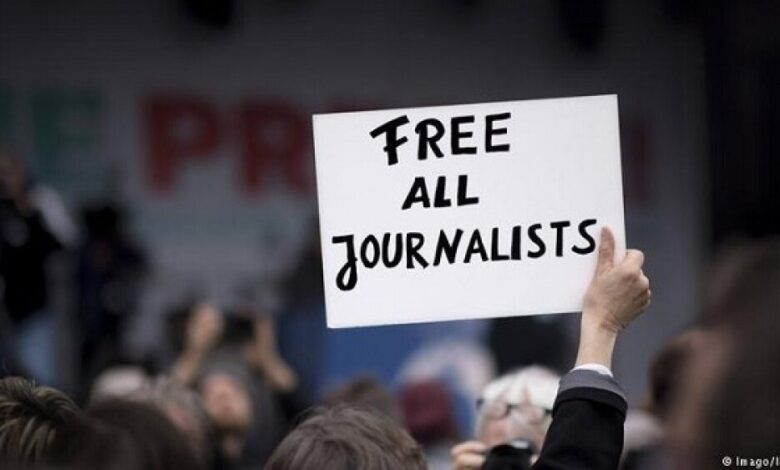 بلا قيود.. تدعو المليشيا سرعة الإفراج عن 10 صحفيين يواجهون خطر الاعدام