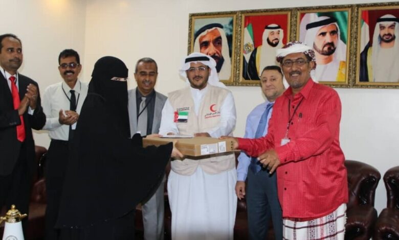 الهلال الأحمر الإماراتي يكرّم أوائل جامعة أبين