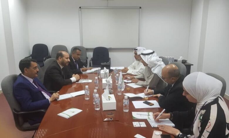 وزير التخطيط يناقش مع رئيس جمعية كويتية أولويات تنمية اليمن