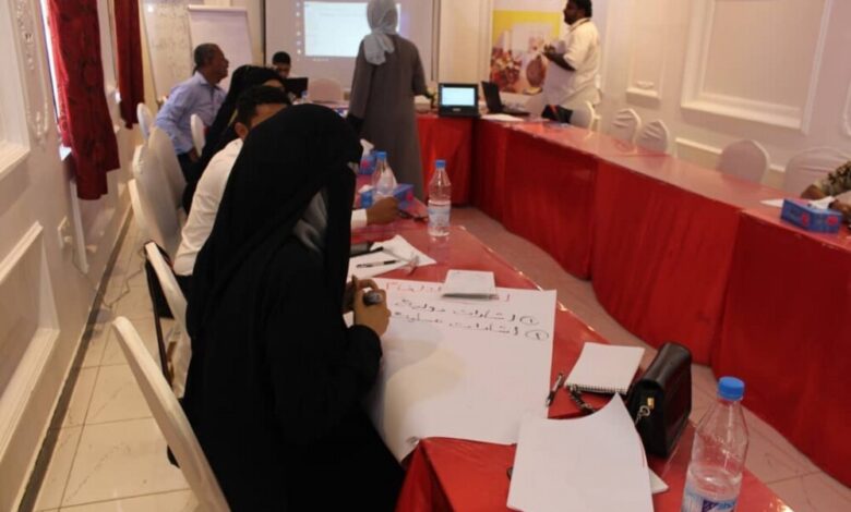 عدن: منظمة DRC تقيم دورة تدريبية للتوعية من مخاطر الألغام في اليمن