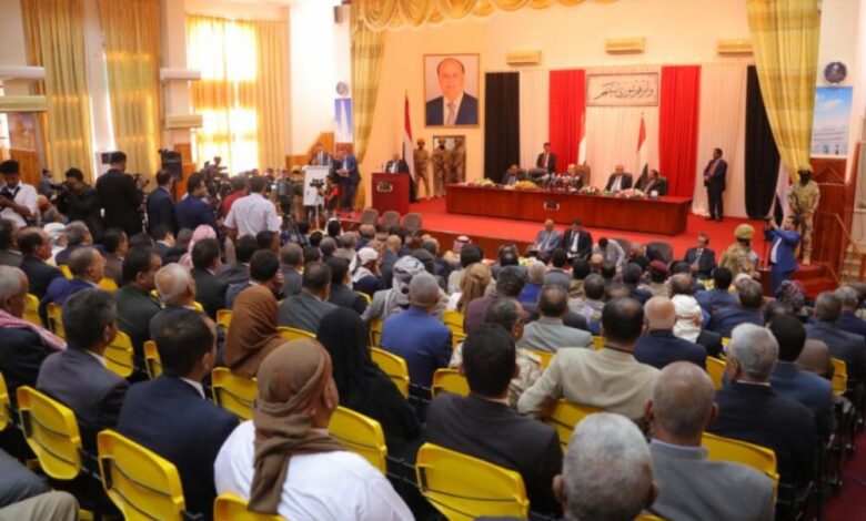 اندبندنت: كيف يتسلل رجالات "صالح" من جديد إلى السلطة في اليمن؟