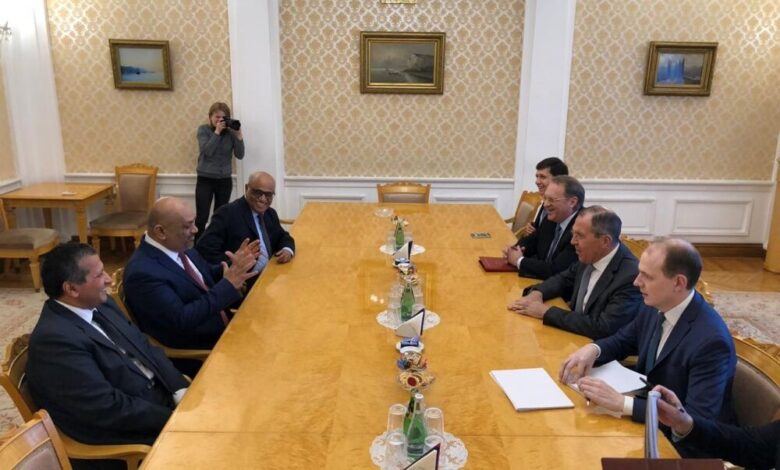 وزير الخارجية يلتقي نظيره الروسي في موسكو