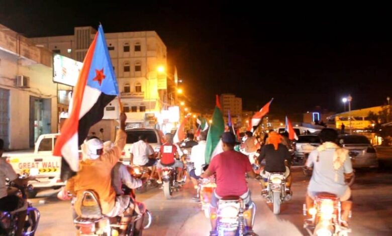 "المكلا" تخرج في مسيرة احتفالية حاشدة بالدراجات النارية للاحتفال بالذكرى الثالثة لتحرير ساحل حضرموت