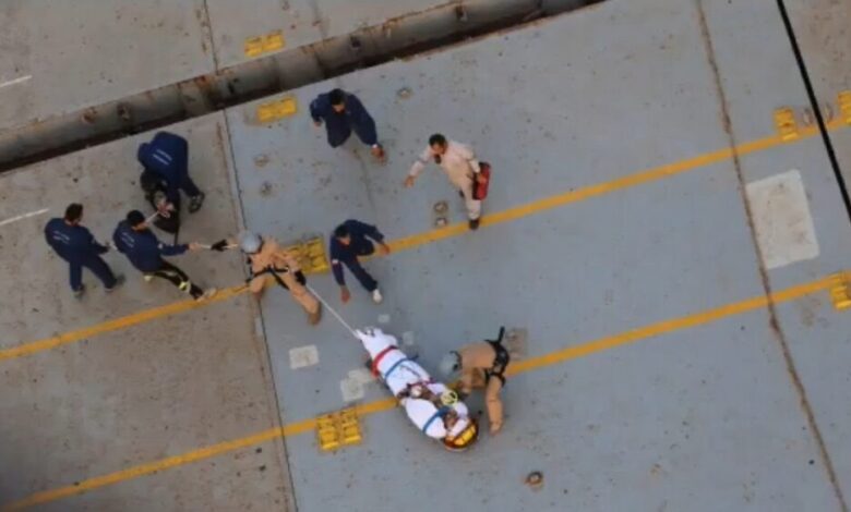 بالفيديو.. لحظة إخلاء التحالف العربي لأحد أفراد طاقم السفينة الإيرانية ”سافيز“