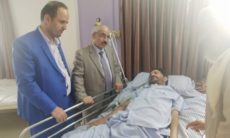 القنصل العام للجمهورية اليمنية في مومباي يزور عدد من المرضى والجرحى