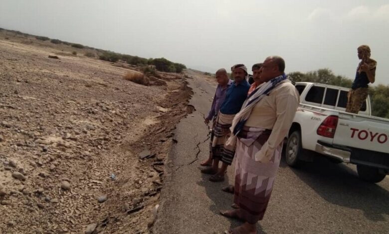 مدير عام خنفر يتفقد أضرار السيول في منطقة عبادي