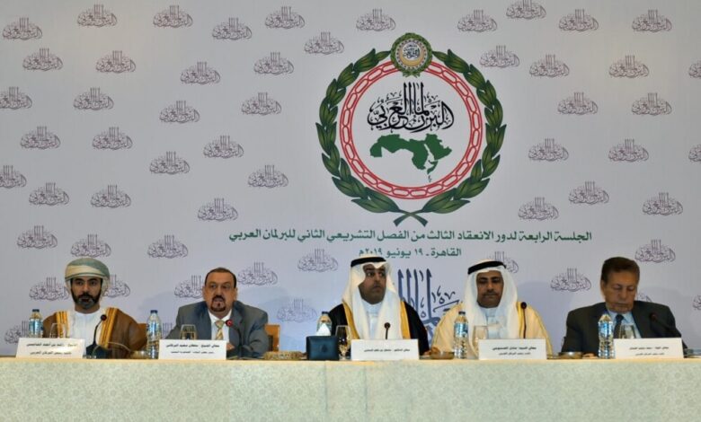 رئيس البرلمان العربي يدعو الدول التي تشهد مراحل انتقالية وتحولات سياسية إلى تغليب المصلحة الوطنية