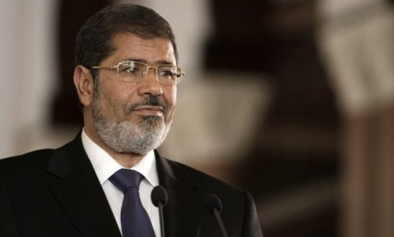 ما هي القضية التي توفي محمد مرسي أثناء محاكمته فيها؟
