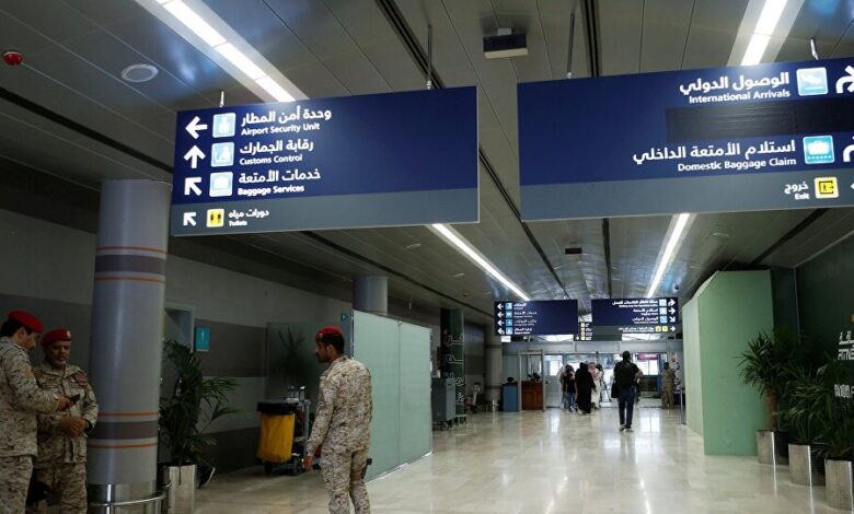 عاجل | مقتل وإصابة 8 أشخاص بقصف جوي حوثي على مطار أبها