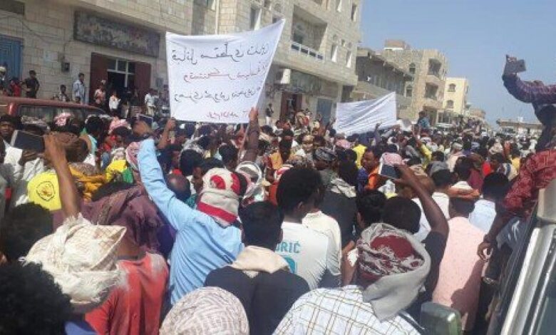 أبناء محافظة سقطرى يناشدون الحكومة اليمنية وقيادة التحالف بالنظر إلى التيار الكهربائي في المحافظة