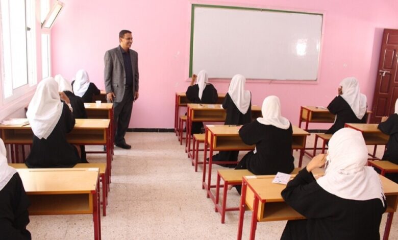 مدير تربية حضرموت يتفقّد عدداً من المراكز الاختبارية للشهادة الثانوية بمدينة المكلا