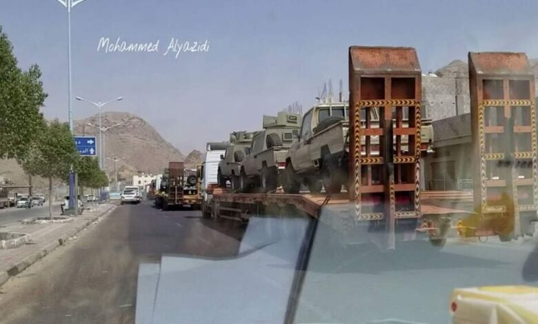 شهود:  شاحنات سعودية تحمل مدرعات واطقم في طريقها الى عدن