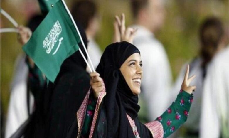 السعودية ترفع قيود السفر عن المرأة وتمنحها سيطرة أكبر